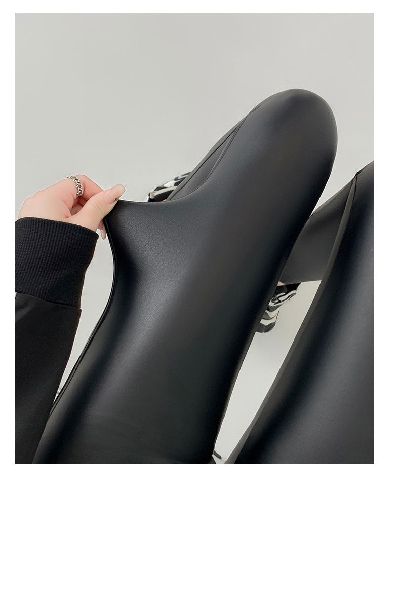 Nuevos pantalones ajustados de cuero elásticos de otoño e invierno, pantalones de terciopelo fino mate de PU, leggings para adelgazar