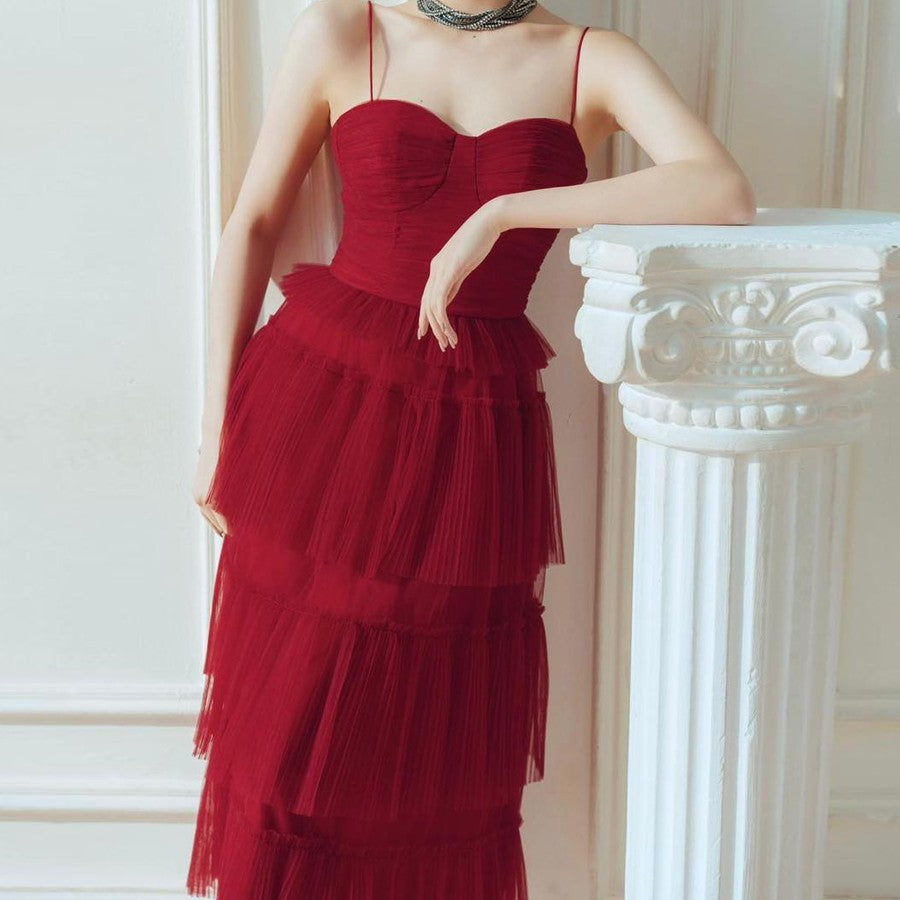 Hosenträger Spread Brust Temperament dunkelrot fließendes kleines Kleid langer Rock