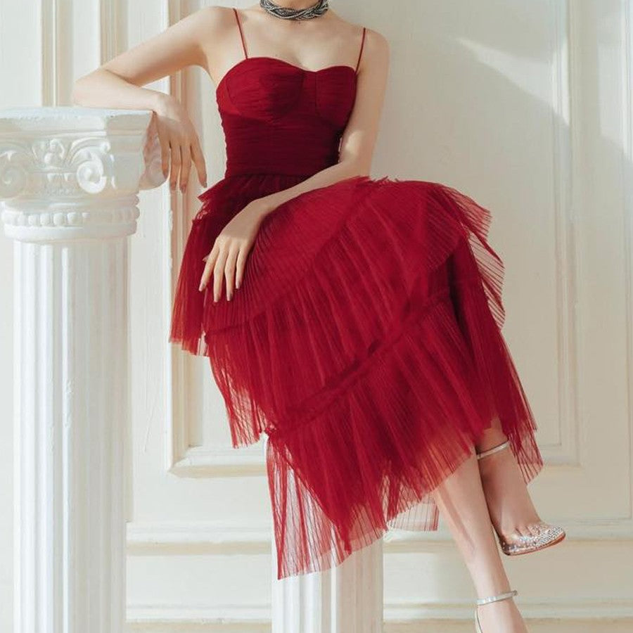 Hosenträger Spread Brust Temperament dunkelrot fließendes kleines Kleid langer Rock