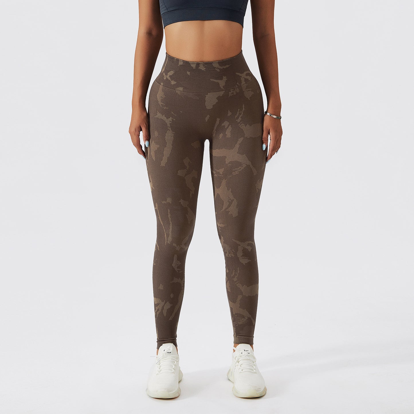Pantalones deportivos con realce de cadera y camuflaje para mujer, de secado rápido