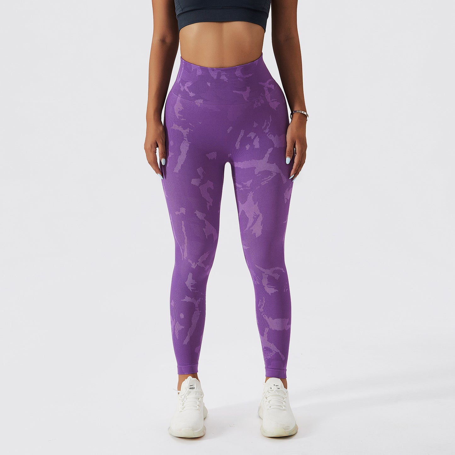 Pantalones deportivos con realce de cadera y camuflaje para mujer, de secado rápido