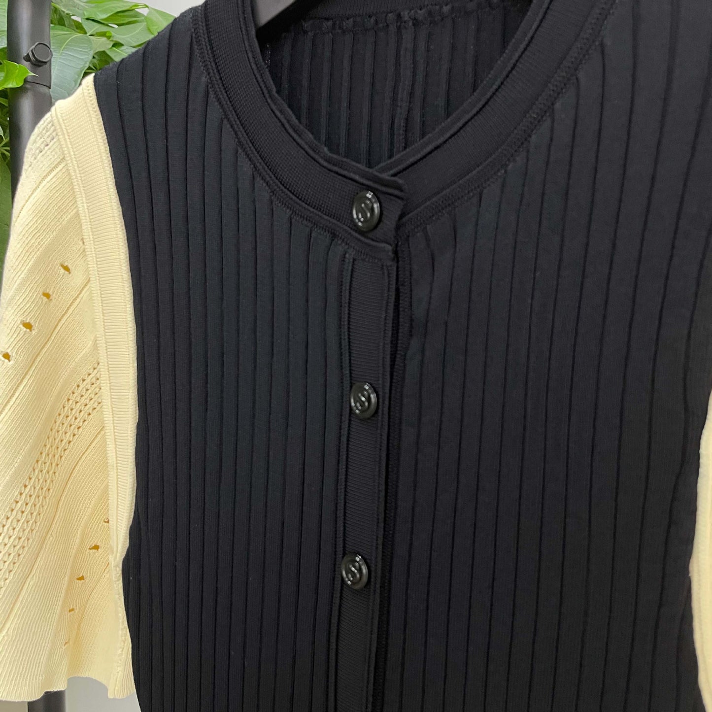 Vestido de punto de cola de pez fino, calado y ajustado en la cintura