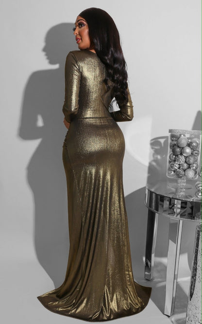 Langärmliges, sexy, unregelmäßiges, langes Kleid mit heißen Stempeln und Pit Strip