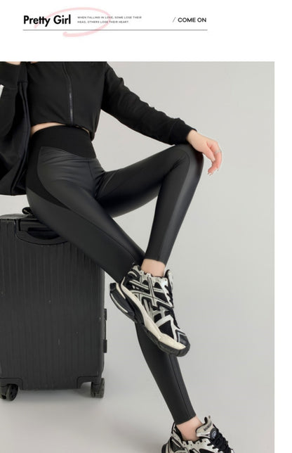 Nuevos pantalones ajustados de cuero elásticos de otoño e invierno, pantalones de terciopelo fino mate de PU, leggings para adelgazar