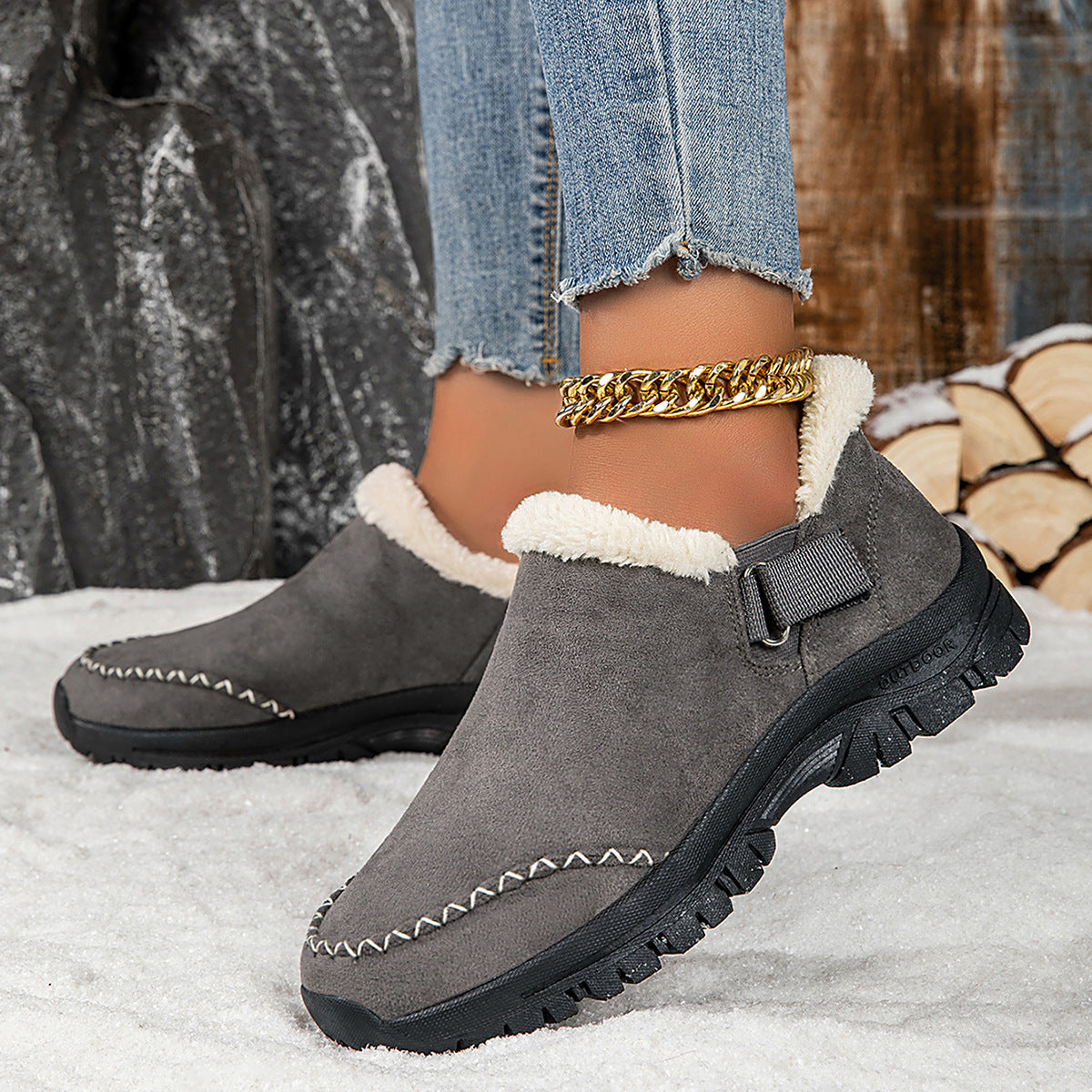 Outdoor snow boots with low cut lightweight and plush cotton tow