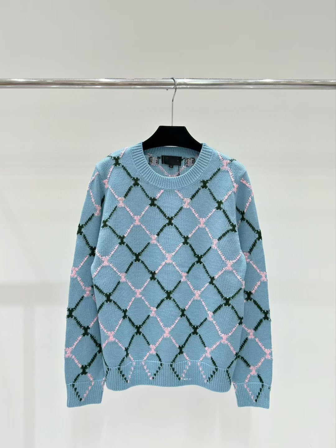 Geometric diamond grid jacquard round neck long sleeved knitted sweater sweet and fashionable sweater for women