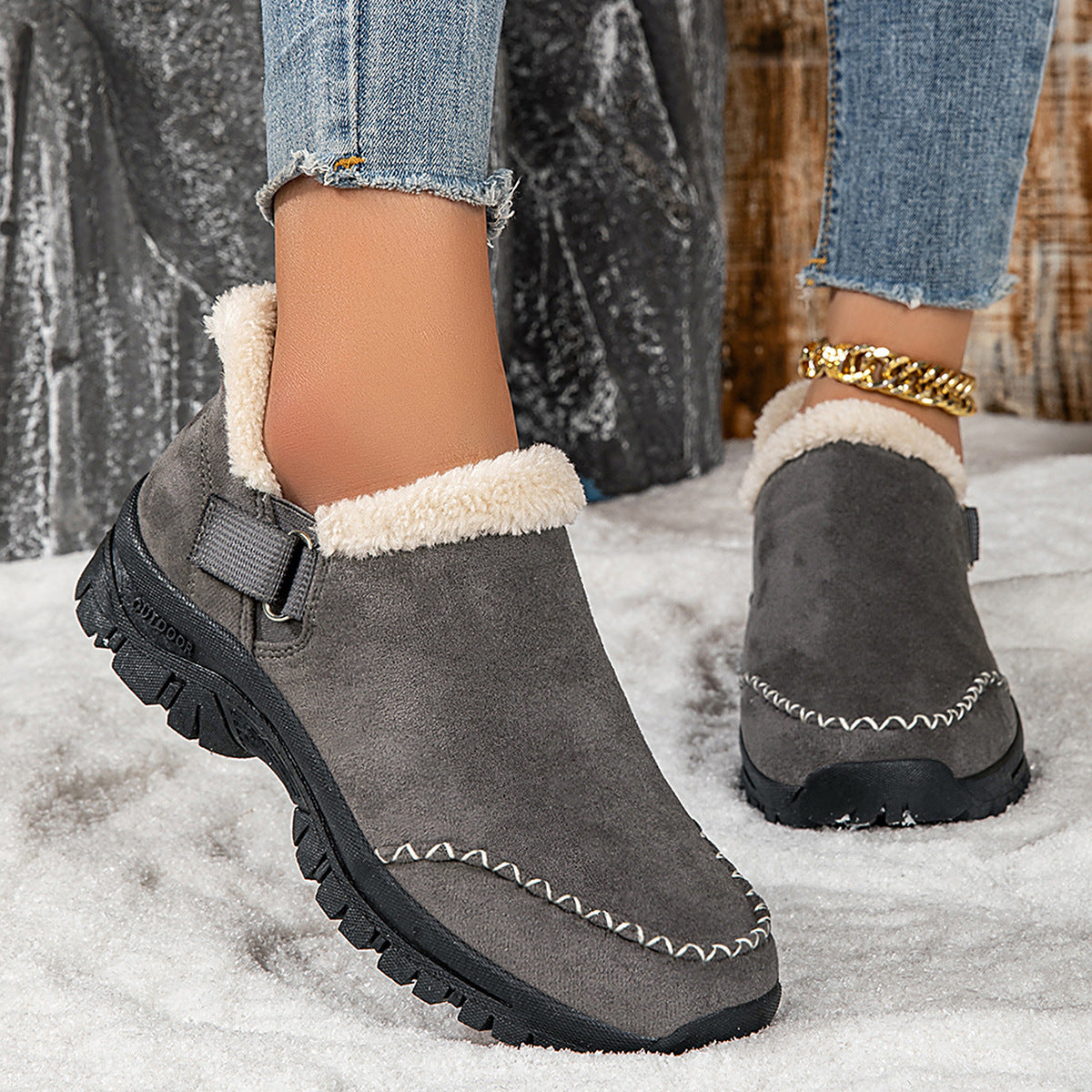 Outdoor snow boots with low cut lightweight and plush cotton tow
