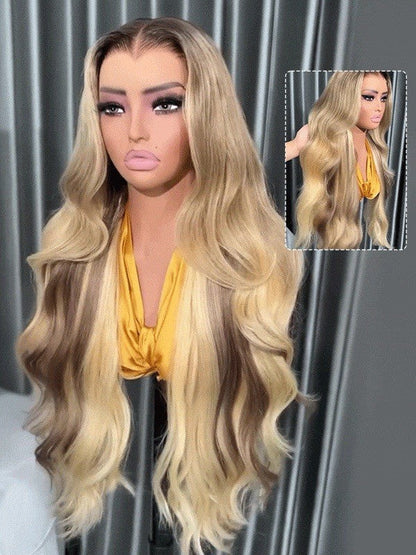 THE SIENNA 
Ash Blonde Melt Wave Wig