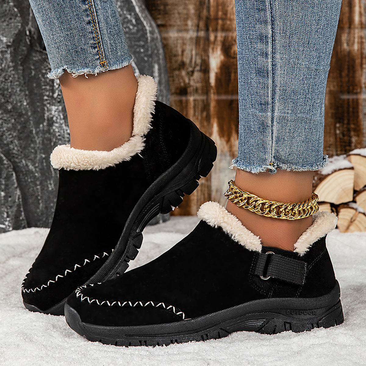 Outdoor snow boots with low cut lightweight and plush cotton tow