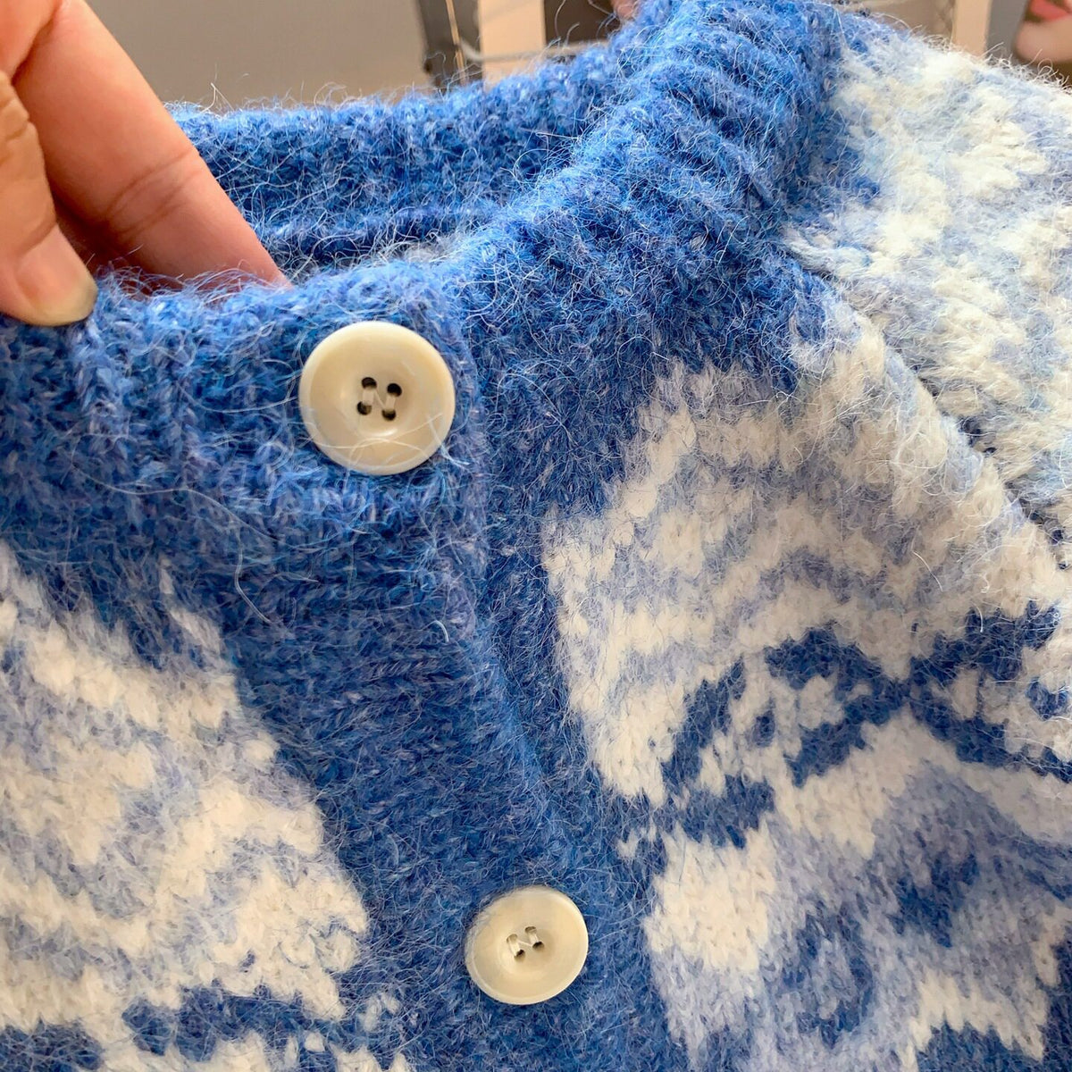 Color blocked thick jacquard cardigan Fel Island sweater for women