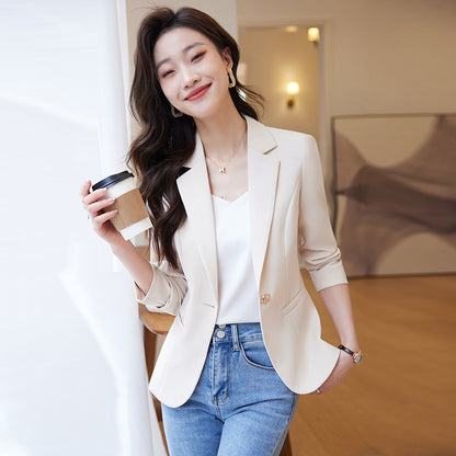 Traje ajustado de moda con sentido del temperamento para la oficina