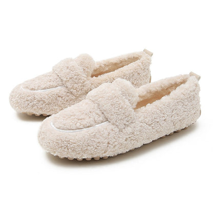 Women wearing plush shoes for winter outings to keep warm, add plush and thicken, and put on bean shoes with one foot. Fairy lamb thick soles, large cotton shoes