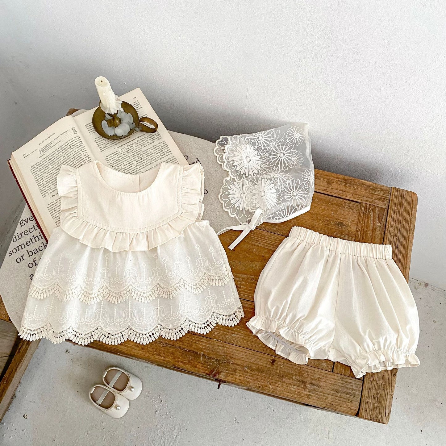Girls' Fashionable Stylish Embroidery Stitching Sleeveless Two-piece Suit