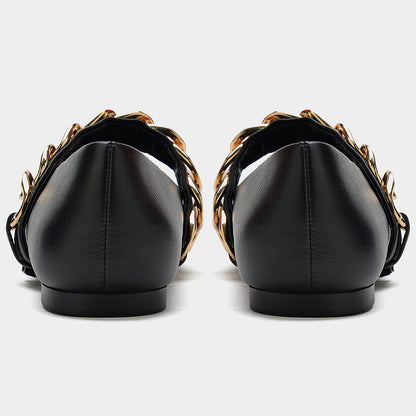 Zapatos de mujer con cadena decorativa y suela plana