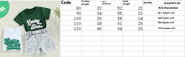 Traje de mezclilla de manga corta con letras para niños y pantalones cortos con agujeros