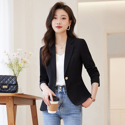 Traje ajustado de moda con sentido del temperamento para la oficina