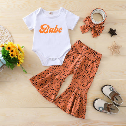 Traje de pantalón acampanado con estampado de letras para bebés y niños pequeños de verano