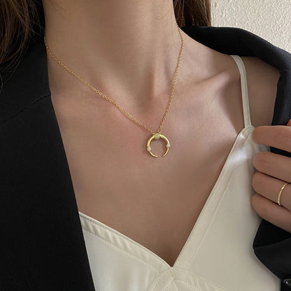 Collar de oro con diseño de nicho de estilo europeo y americano de moda